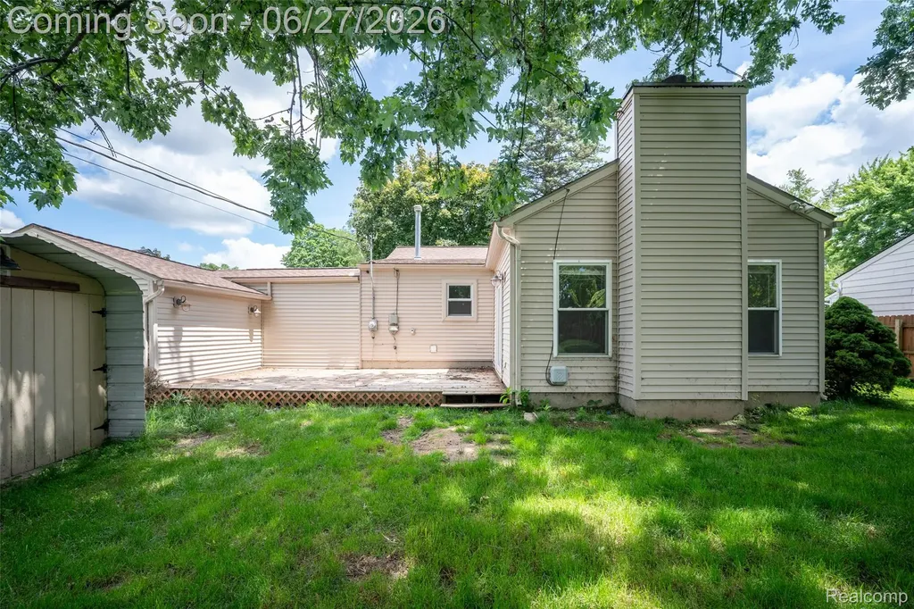 2347 Pauline Drive Waterford Charter Township MI 48329