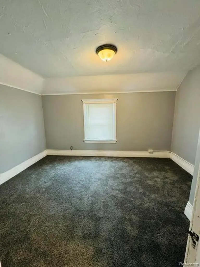 7714 E Canfield Street Detroit City MI 48214