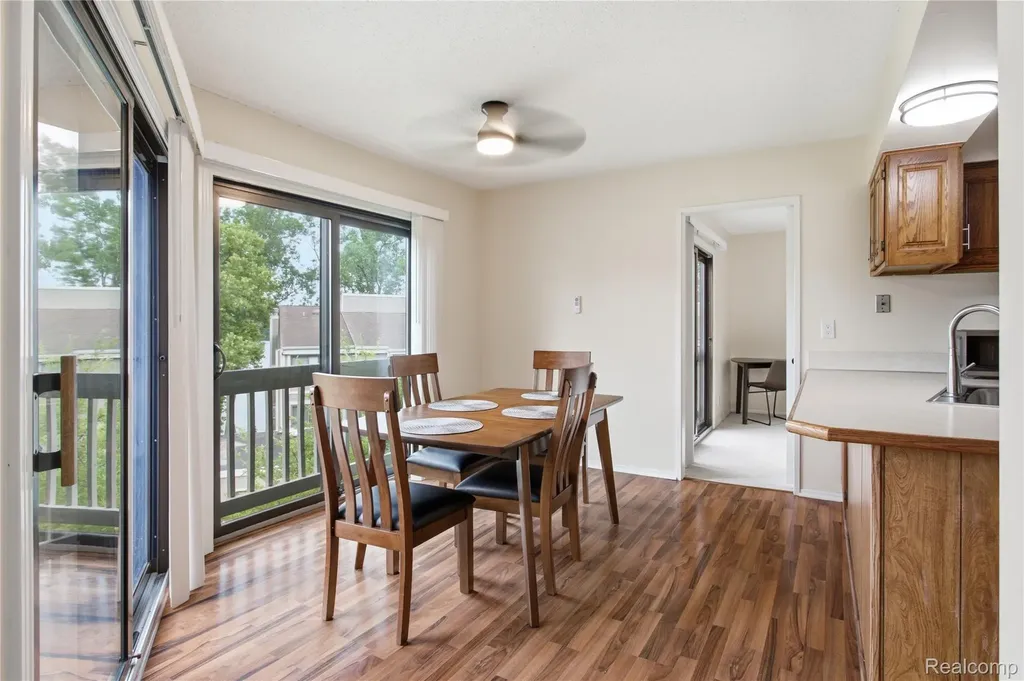 1695 Cliffs Landing Ypsilanti City MI 48198