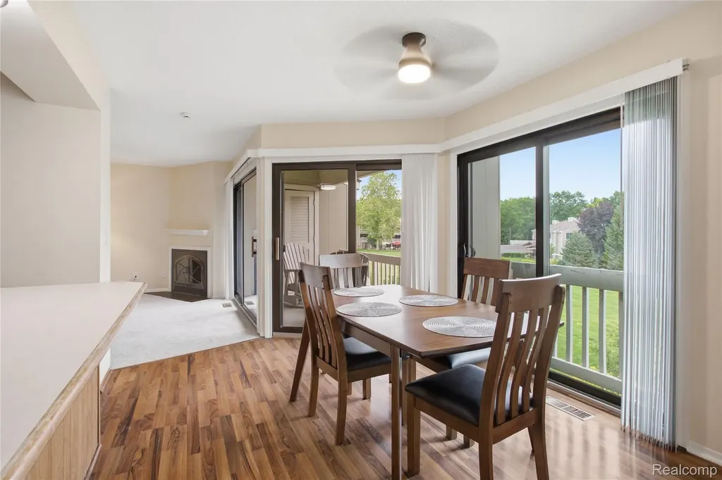 1695 Cliffs Landing Ypsilanti City MI 48198