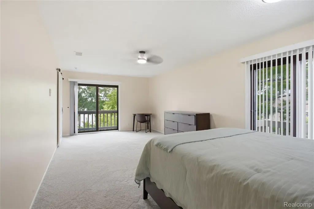 1695 Cliffs Landing Ypsilanti City MI 48198