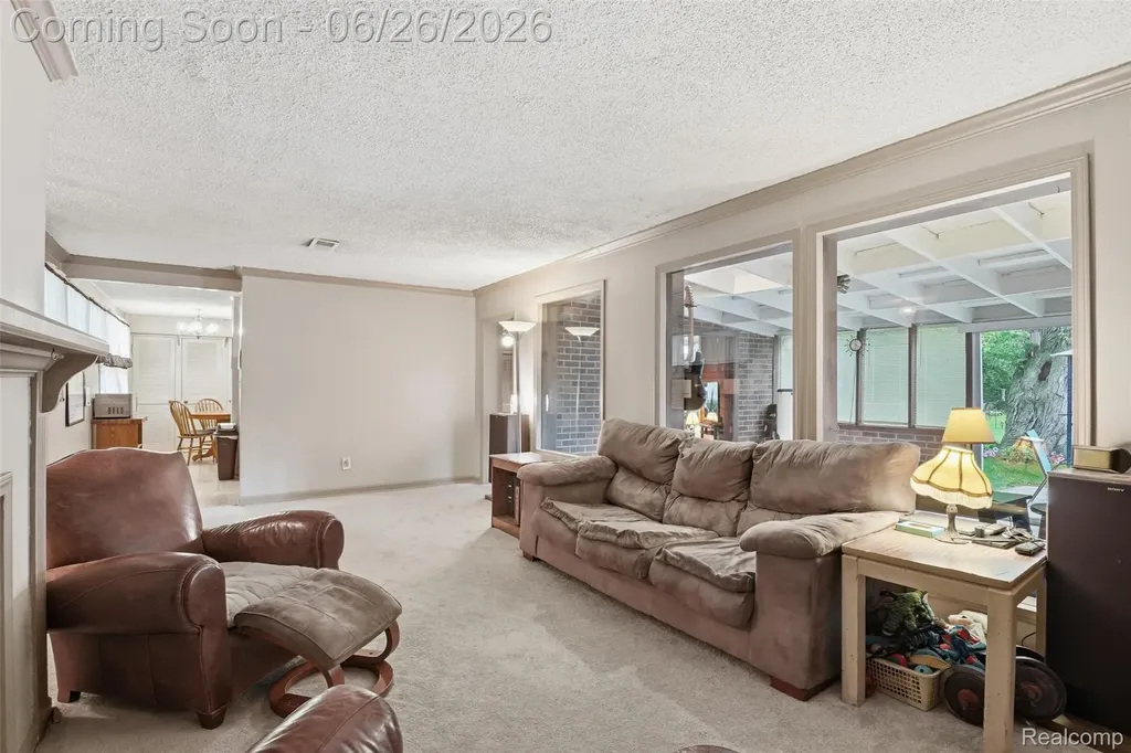 32425 Cloverdale Avenue Farmington City MI 48336