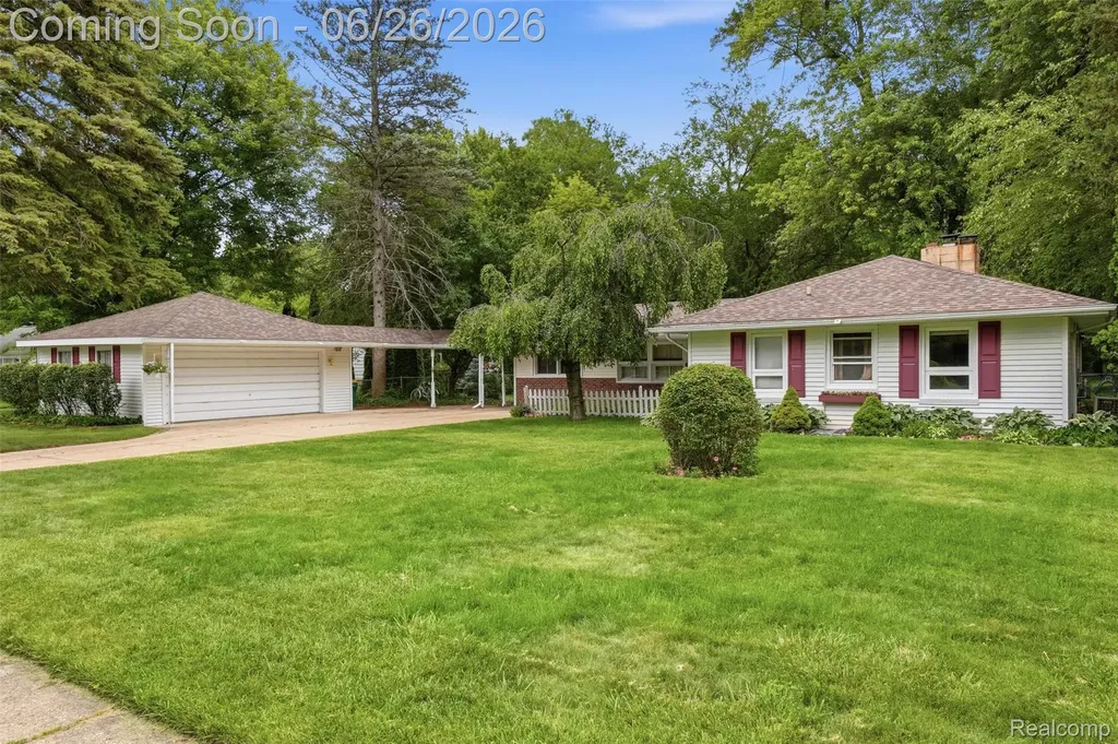 32425 Cloverdale Avenue Farmington City MI 48336