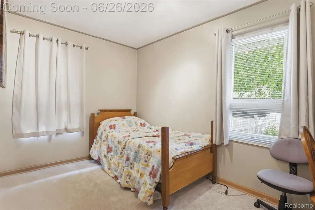32425 Cloverdale Avenue Farmington City MI 48336