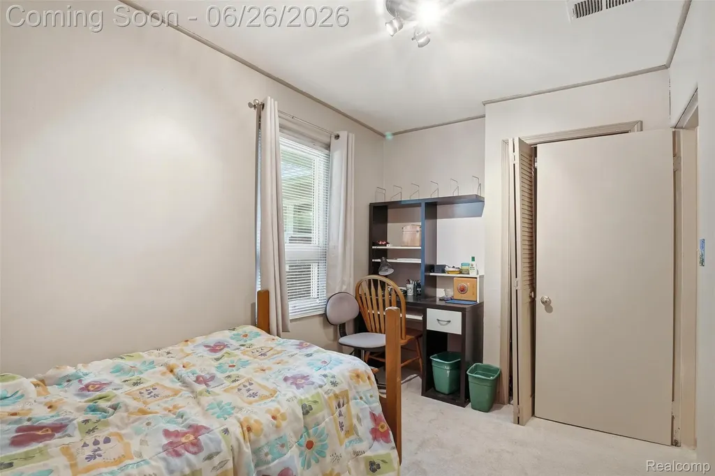 32425 Cloverdale Avenue Farmington City MI 48336
