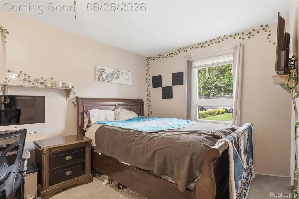 32425 Cloverdale Avenue Farmington City MI 48336