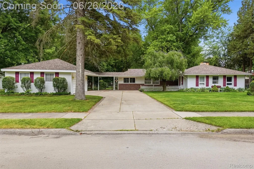 32425 Cloverdale Avenue Farmington City MI 48336