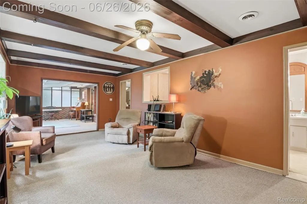 32425 Cloverdale Avenue Farmington City MI 48336