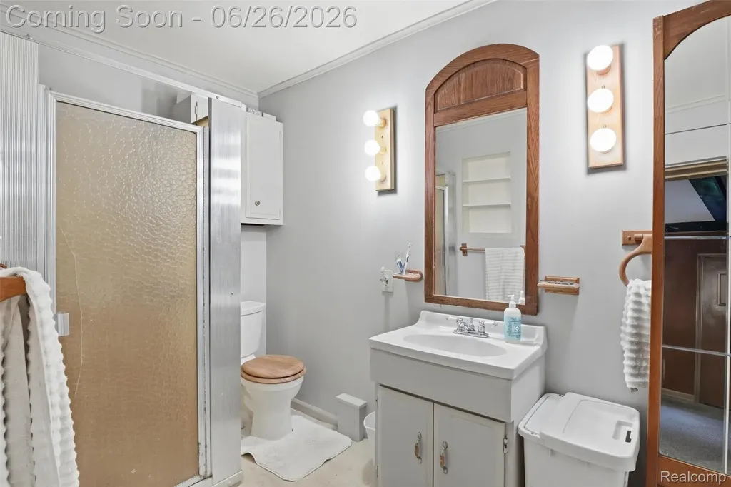 32425 Cloverdale Avenue Farmington City MI 48336