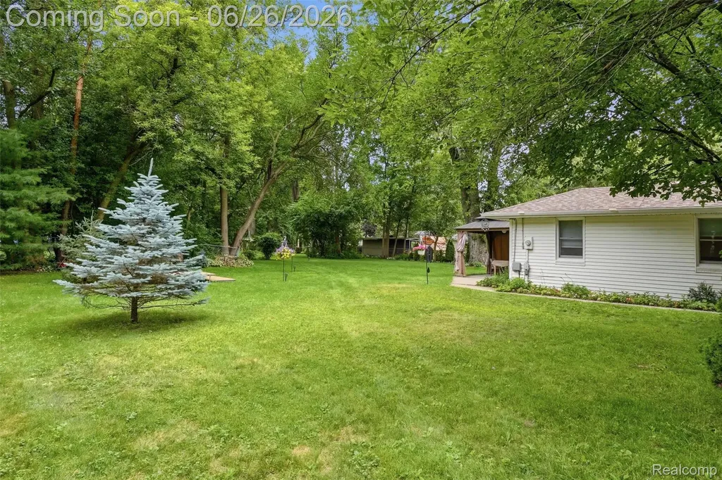 32425 Cloverdale Avenue Farmington City MI 48336