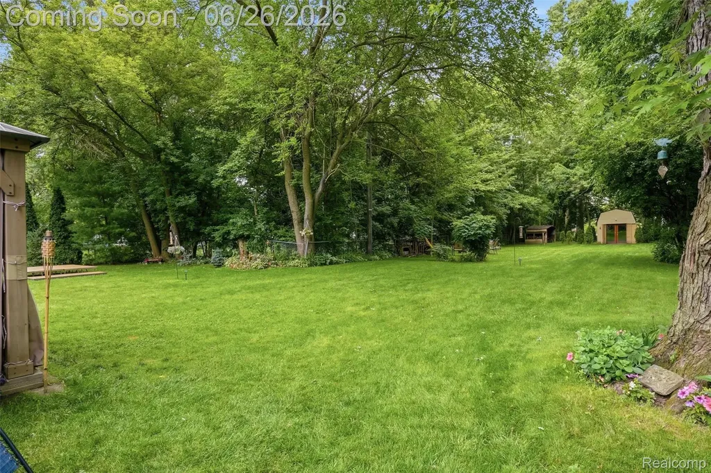 32425 Cloverdale Avenue Farmington City MI 48336