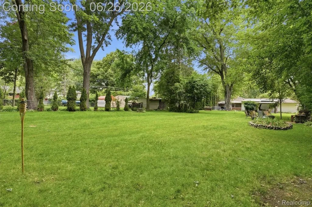 32425 Cloverdale Avenue Farmington City MI 48336