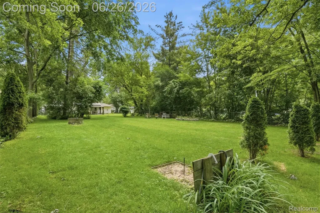 32425 Cloverdale Avenue Farmington City MI 48336