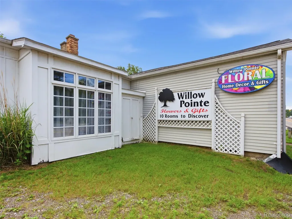 425 S Ortonville Road Orion Charter Township MI 48462