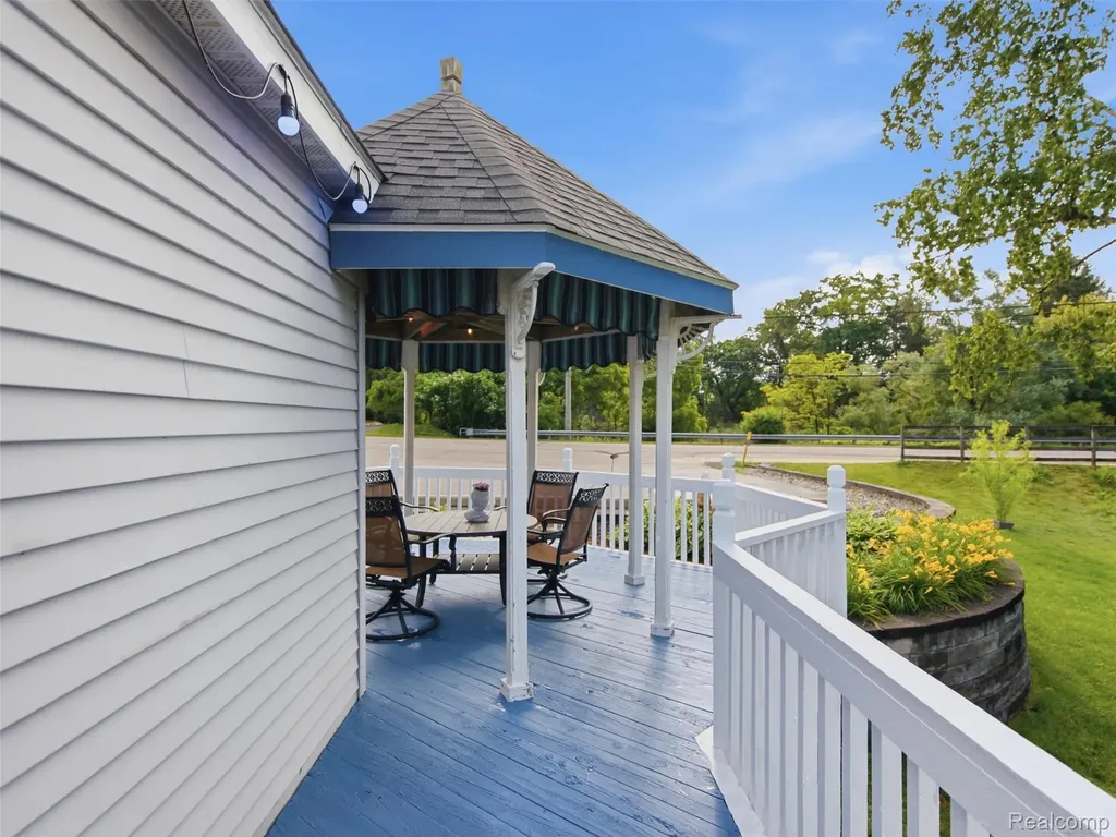 425 S Ortonville Road Brandon Charter Township MI 48462