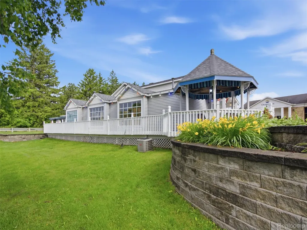 425 S Ortonville Road Orion Charter Township MI 48462