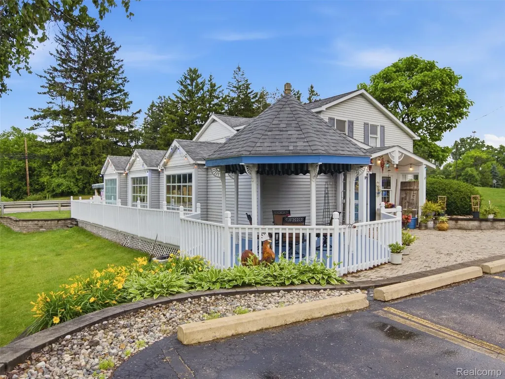 425 S Ortonville Road Brandon Charter Township MI 48462