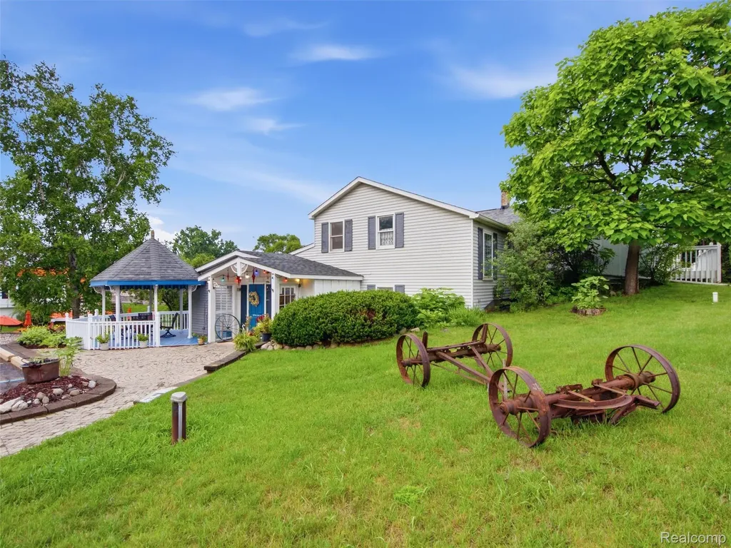 425 S Ortonville Road Orion Charter Township MI 48462