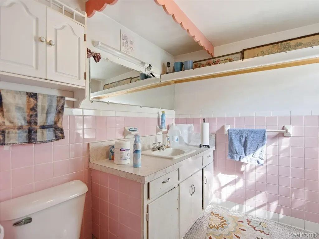 425 S Ortonville Road Orion Charter Township MI 48462