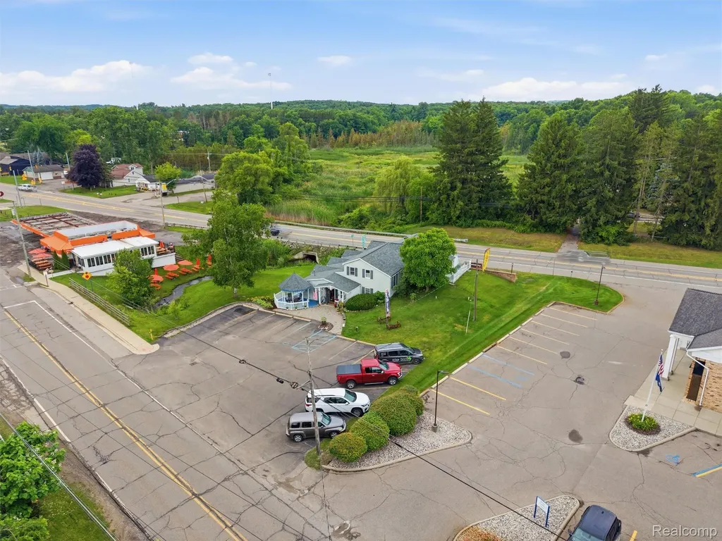 425 S Ortonville Road Orion Charter Township MI 48462