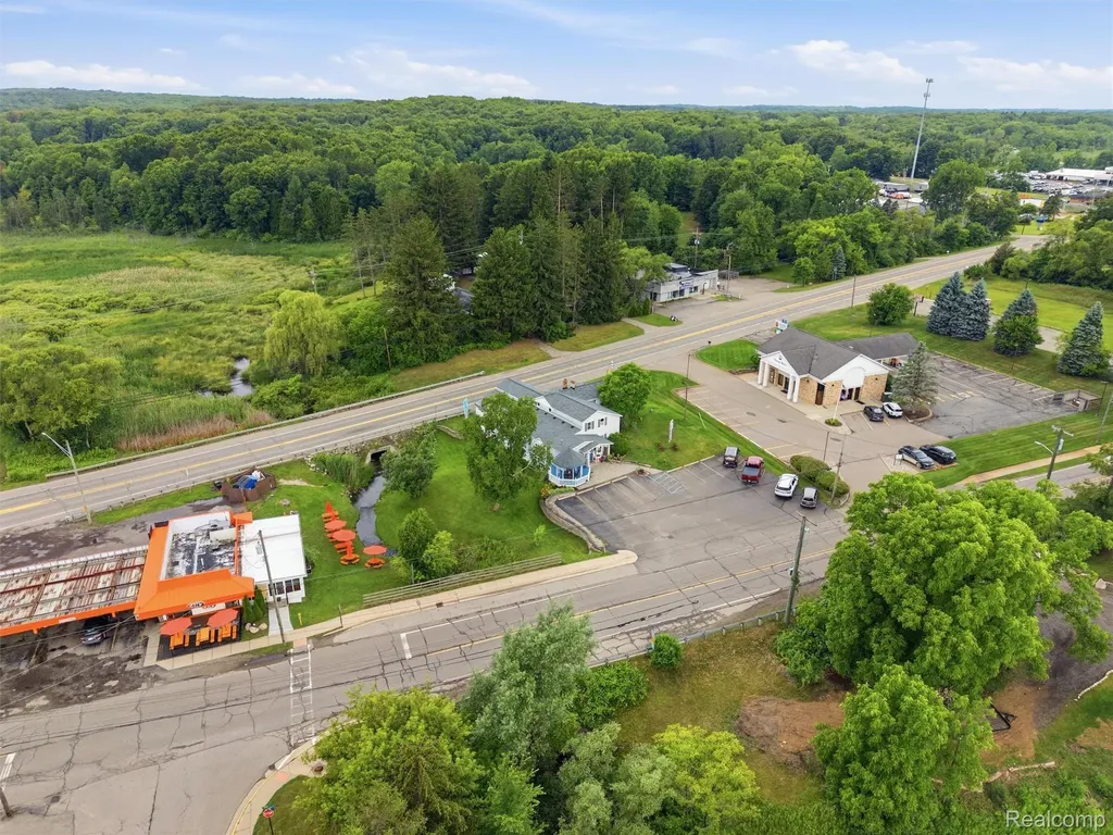 425 S Ortonville Road Orion Charter Township MI 48462