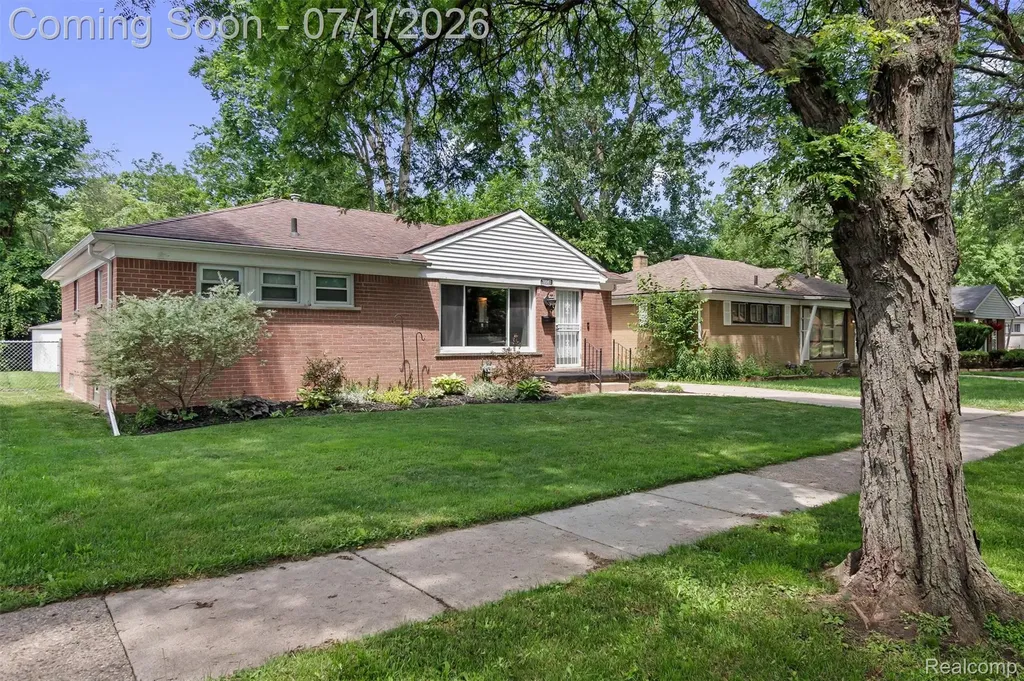21641 Sussex Street Oak Park City MI 48237