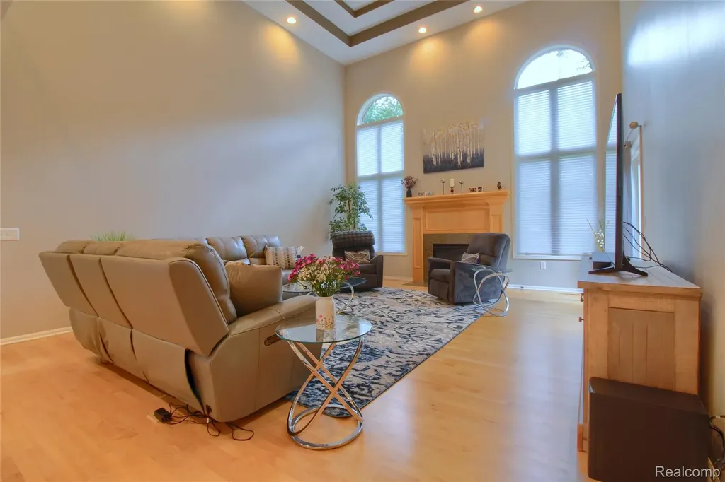 151 Wendover Court Commerce Charter Township MI 48390