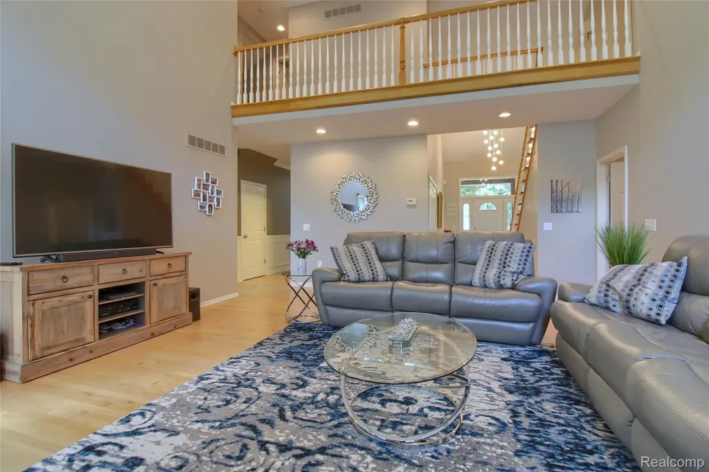 151 Wendover Court Commerce Charter Township MI 48390