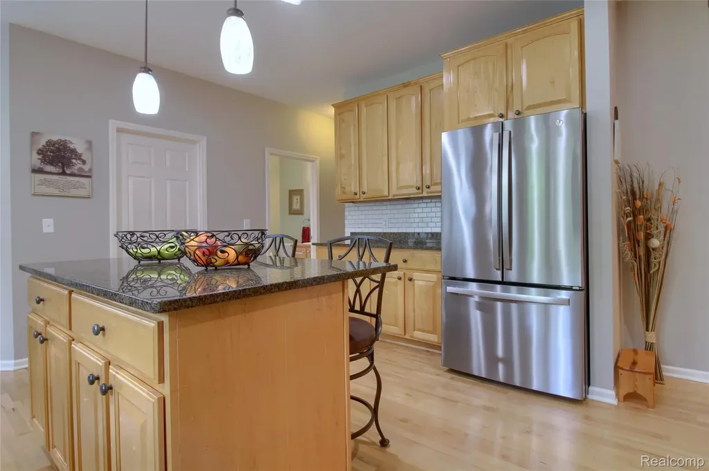 151 Wendover Court Commerce Charter Township MI 48390
