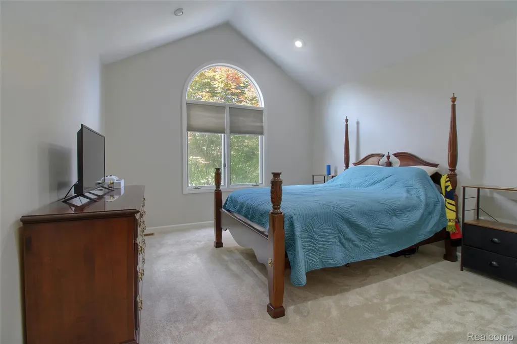 151 Wendover Court Commerce Charter Township MI 48390