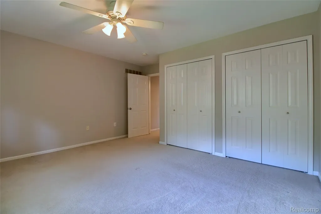 151 Wendover Court Commerce Charter Township MI 48390