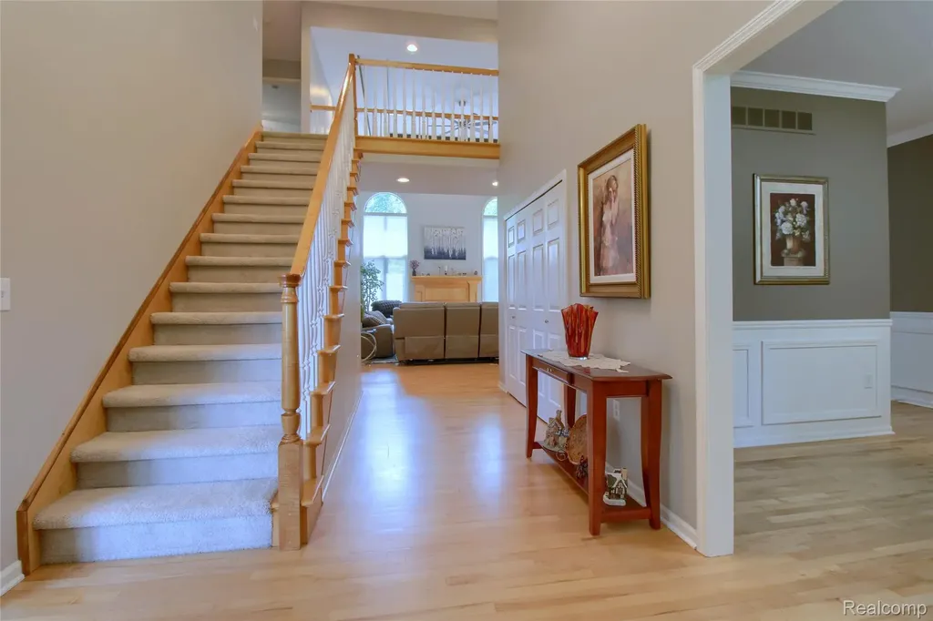 151 Wendover Court Commerce Charter Township MI 48390