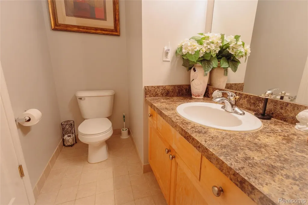 3581 Oakmonte Boulevard Oakland Charter Township MI 48306