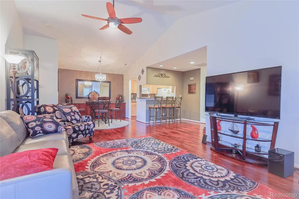 3581 Oakmonte Boulevard Oakland Charter Township MI 48306