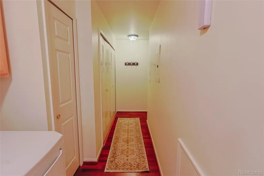 3581 Oakmonte Boulevard Oakland Charter Township MI 48306