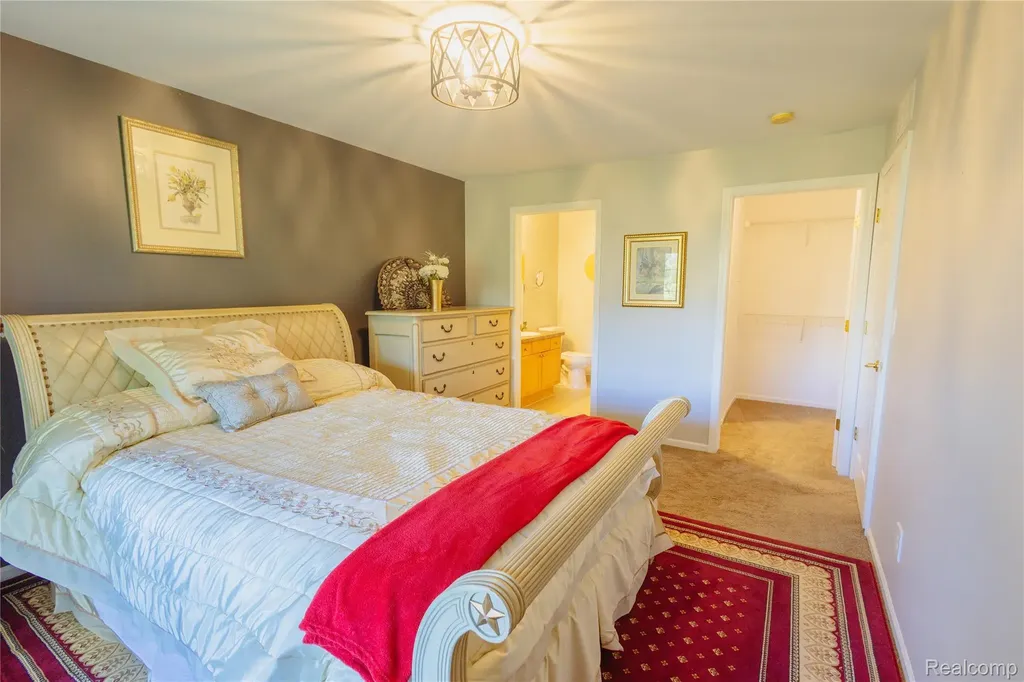 3581 Oakmonte Boulevard Oakland Charter Township MI 48306