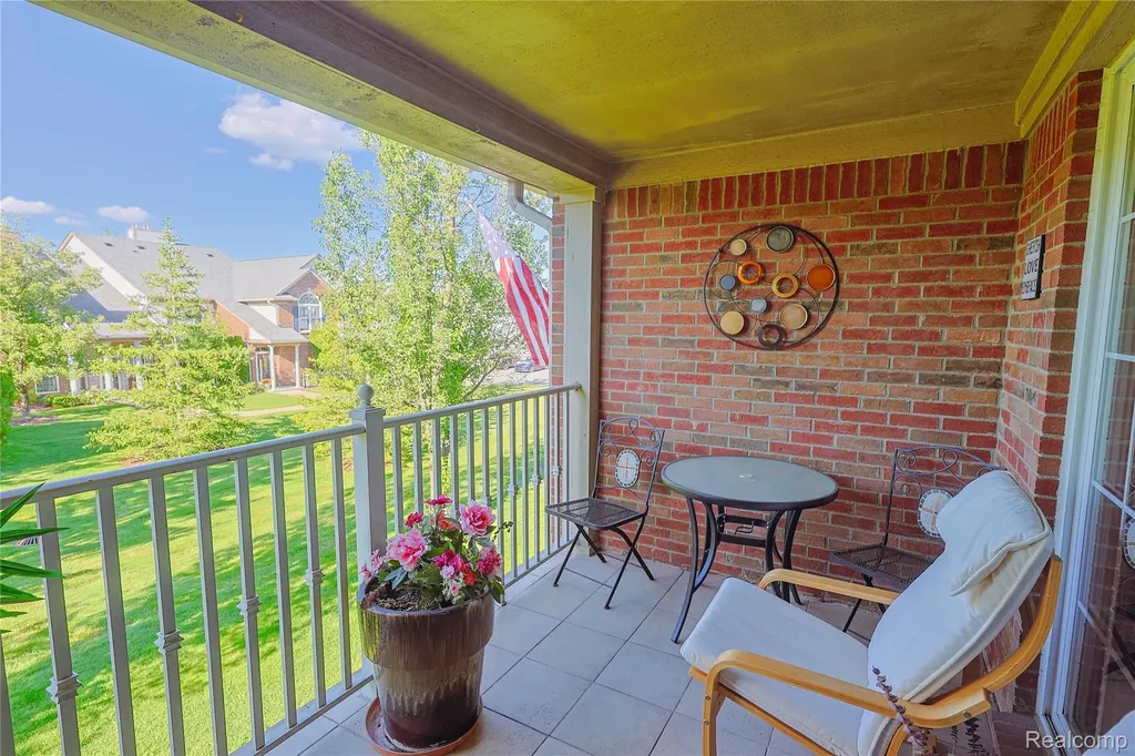 3581 Oakmonte Boulevard Oakland Charter Township MI 48306