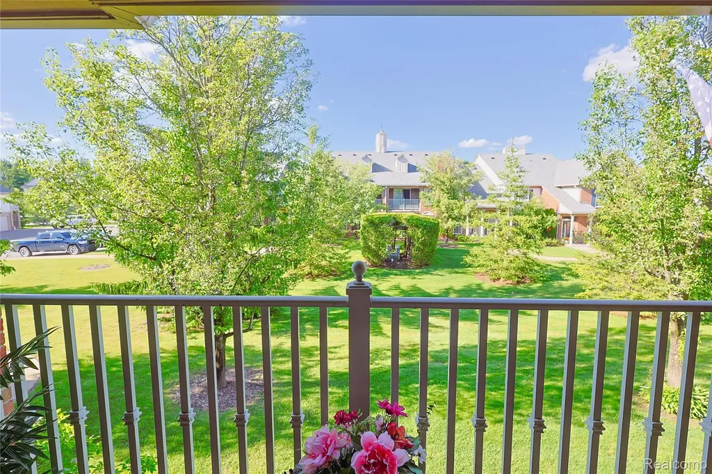 3581 Oakmonte Boulevard Oakland Charter Township MI 48306