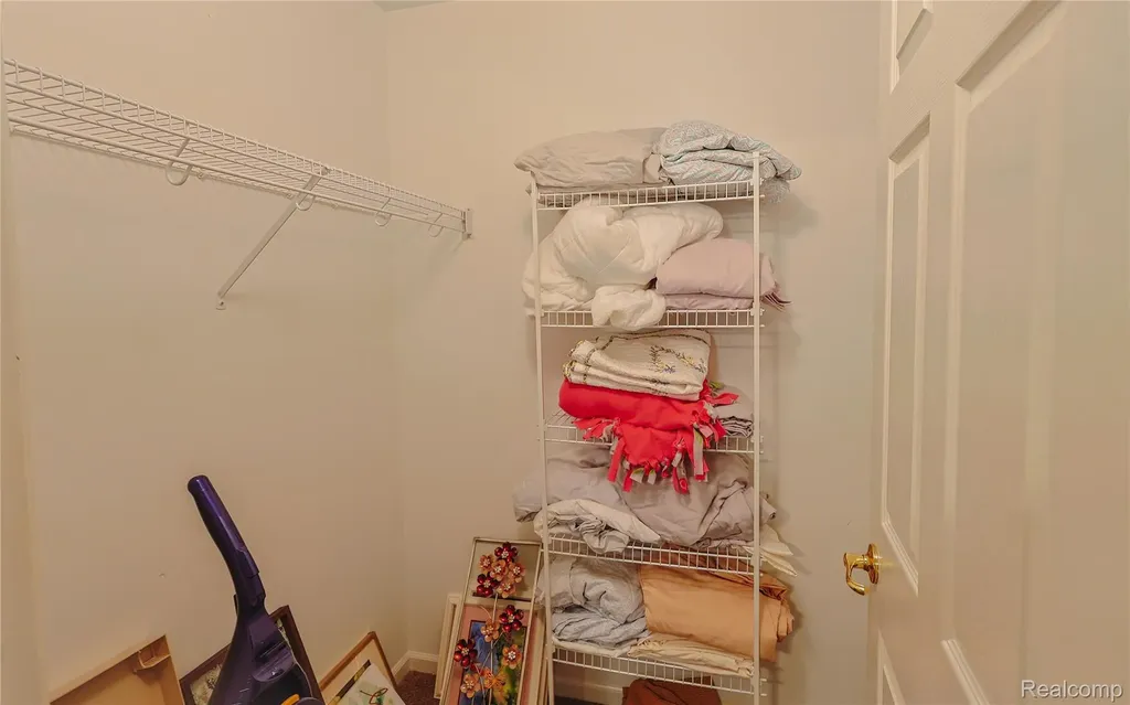 3581 Oakmonte Boulevard Oakland Charter Township MI 48306