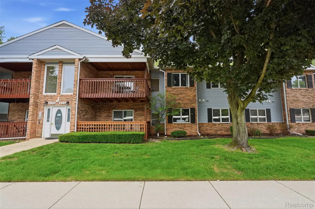 1326 Shoemaker Drive Westland City MI 48185