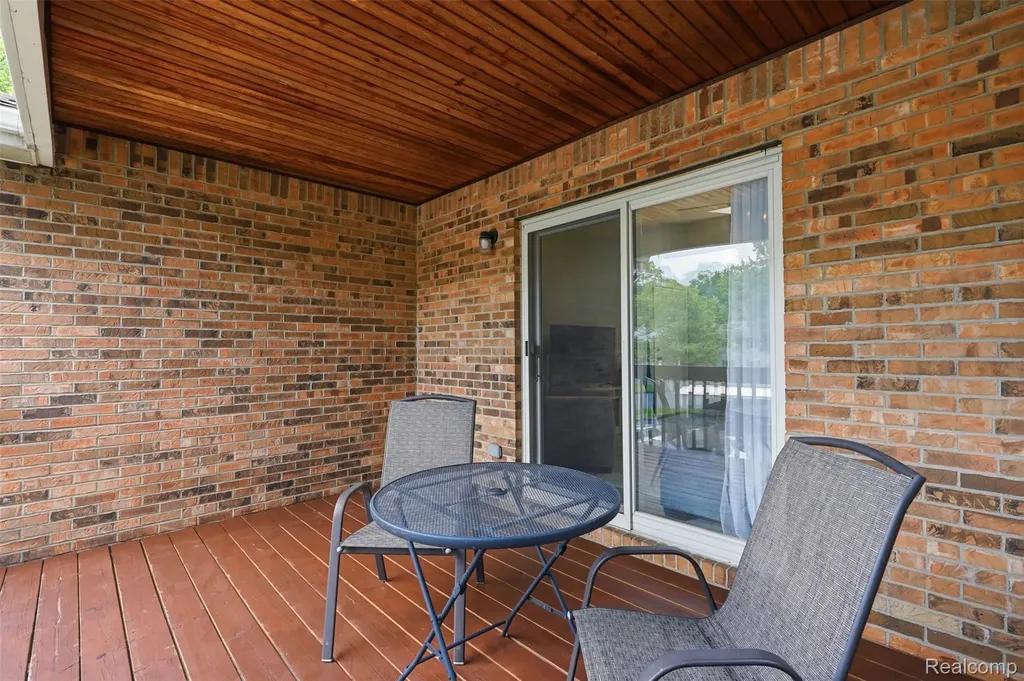 1326 Shoemaker Drive Westland City MI 48185
