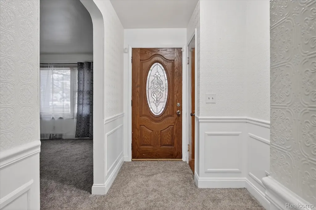 18671 Huntington Avenue Harper Woods City MI 48225