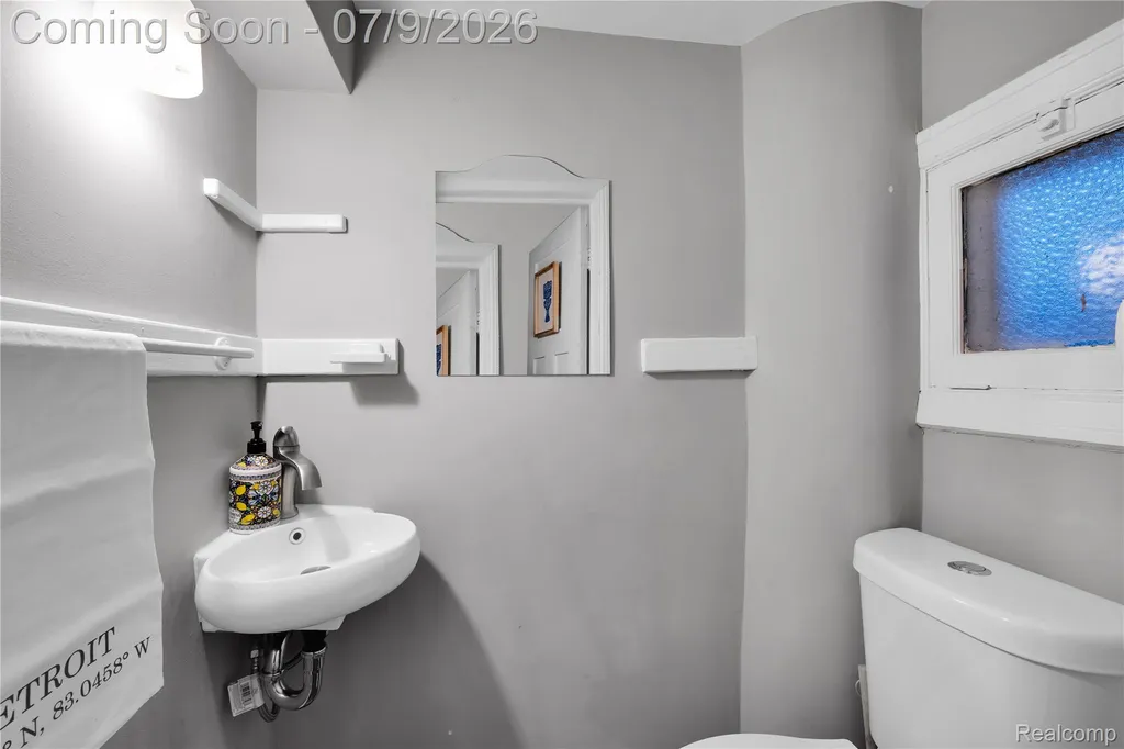 60 Mclean Street Highland Park City MI 48203
