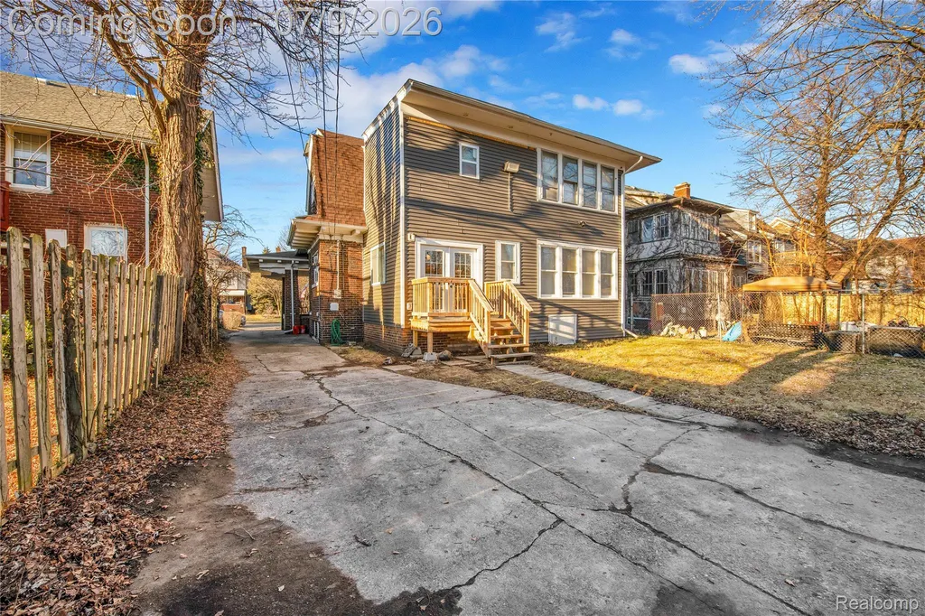 60 Mclean Street Highland Park City MI 48203
