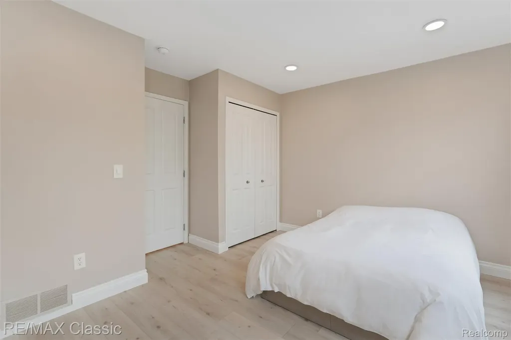 6108 Heron Hills Drive Wolverine Lake Village MI 48390