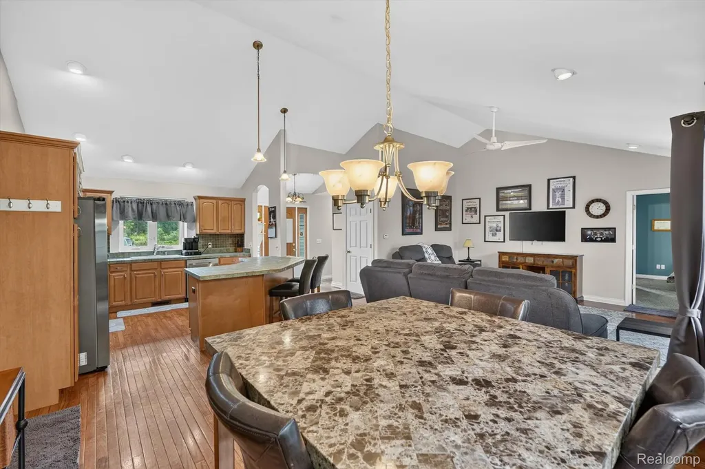 339 Wildflower Lane Lapeer City MI 48446