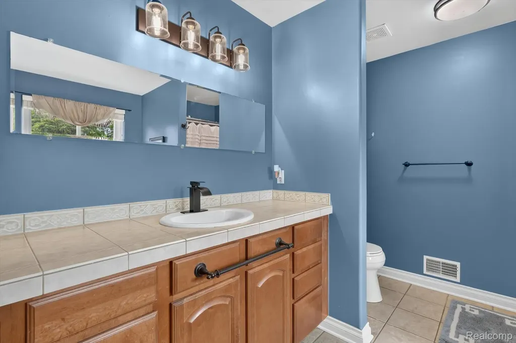 339 Wildflower Lane Lapeer City MI 48446
