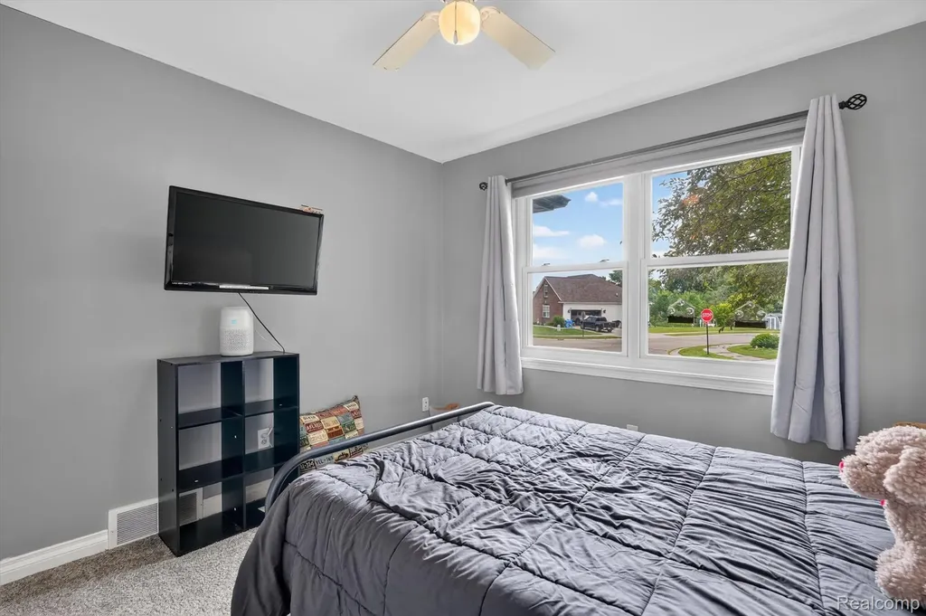 339 Wildflower Lane Lapeer City MI 48446