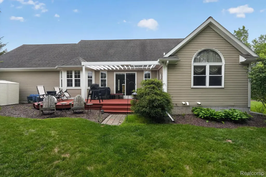 339 Wildflower Lane Lapeer City MI 48446