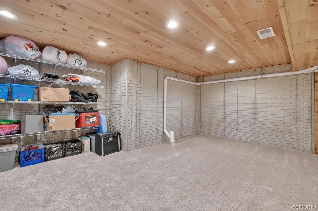 339 Wildflower Lane Lapeer City MI 48446